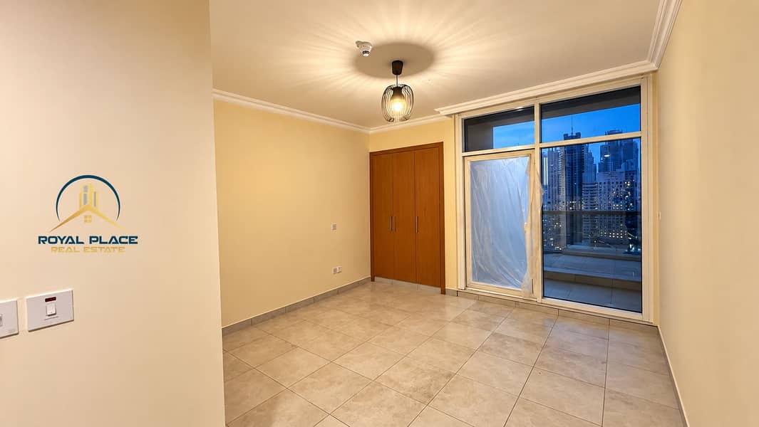 9 Twilight Apartment with City Views. png