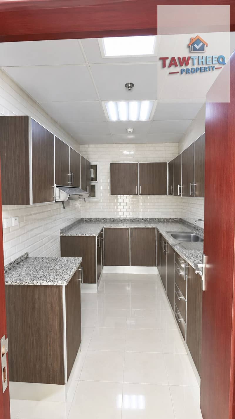 12 Modern U-Shaped Kitchen Interior. png