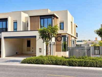 تاون هاوس 4 غرف نوم للايجار في قرية جبل علي، دبي - Modern Mediterranean Villa Façade. png