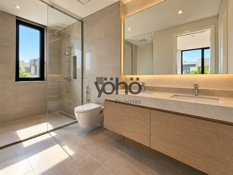 5 Modern Beige Luxury Bathroom. png