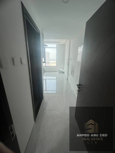 Studio zum Miete in Corniche Ajman, Ajman - WhatsApp Image 2026-10-11 at 1.05. 36 PM. jpeg Studio zum Miete in Corniche Ajman, Ajman - WhatsApp Image 2026-10-11 at 1.05. 36 PM. jpeg
