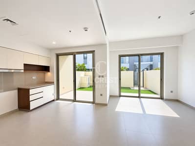 3 Bedroom Townhouse for Rent in Arabian Ranches 2, Dubai - Bright Modern Apartment with Patio Views. png