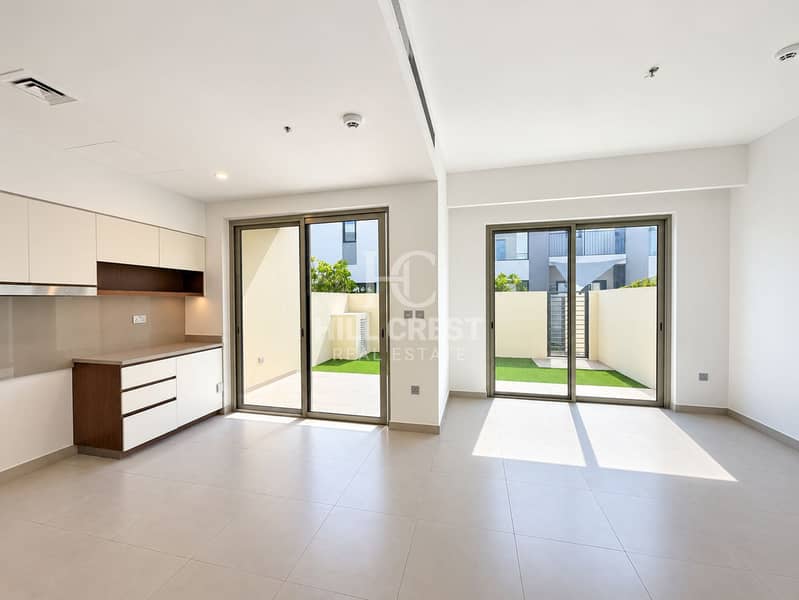 Bright Modern Apartment with Patio Views. png Bright Modern Apartment with Patio Views. png
