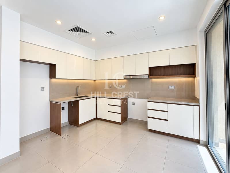 7 Minimalist L-Shaped Kitchen Interior. png