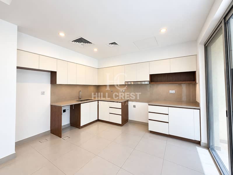 8 Modern Minimalist L-Shaped Kitchen. png