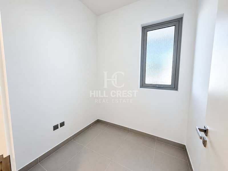 17 Bright Minimalist Tiled Room. png