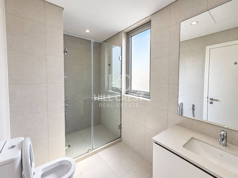 18 Modern Minimalist Bathroom Interior. png