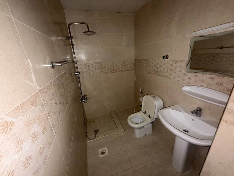 10 5e8d9698-9cc8-44d2-b076-ad1f91e95fbb. jpg
