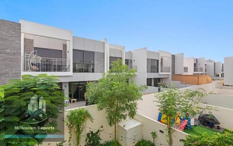 3 Camere Villa in vendita a DAMAC Hills 2 (Akoya by DAMAC), Dubai - fb16ae67-e354-4755-9748-bda58930a49d. jpg 3 Camere Villa in vendita a DAMAC Hills 2 (Akoya by DAMAC), Dubai - fb16ae67-e354-4755-9748-bda58930a49d. jpg