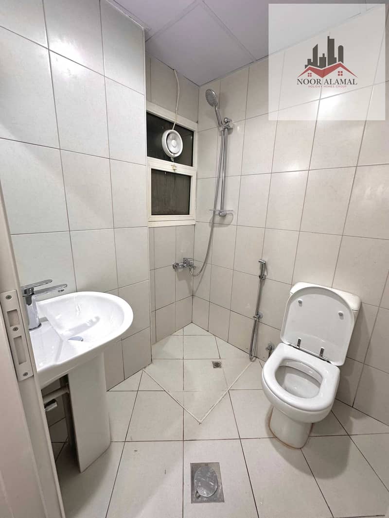 9 04b583c0-b9b0-4d8c-ab78-0e2b4117a625. jpg