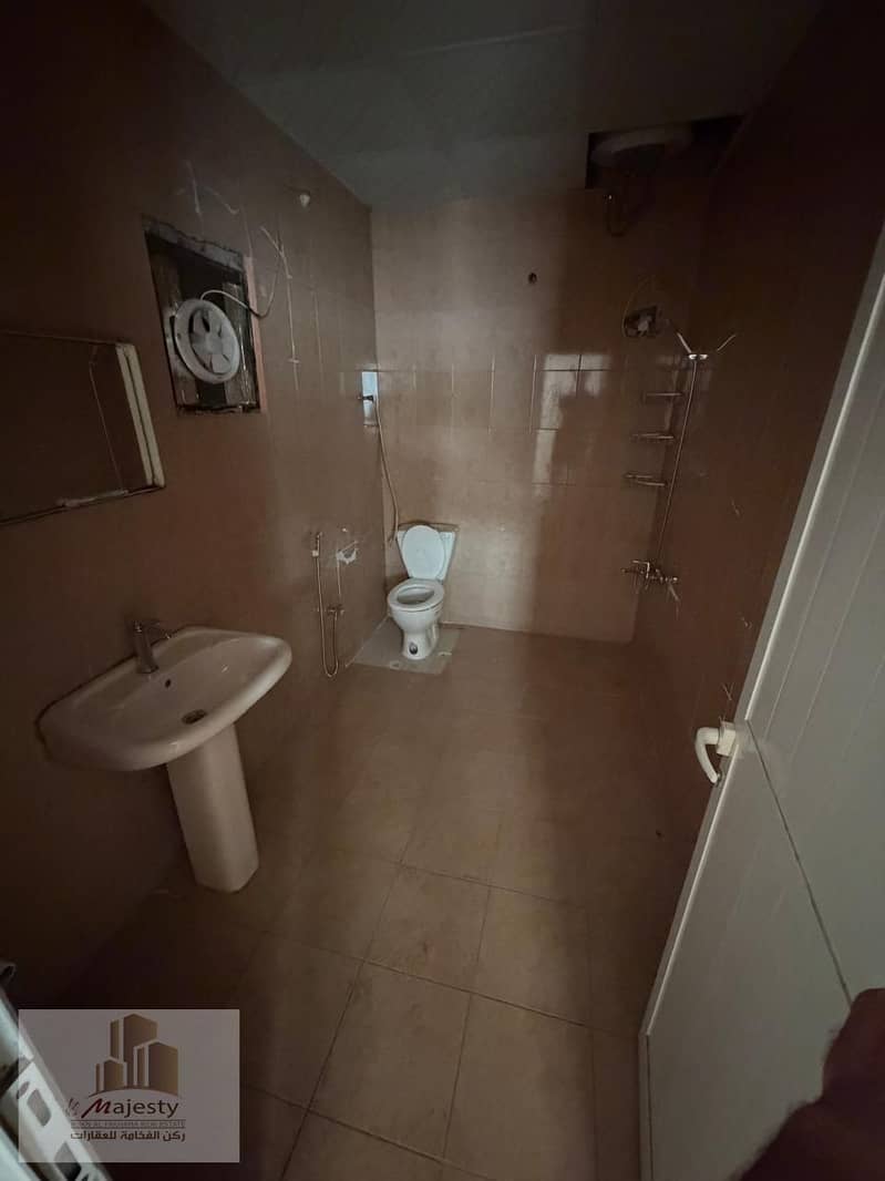 4 6de089a6-69ca-4c83-876c-ff30597627da. jpg