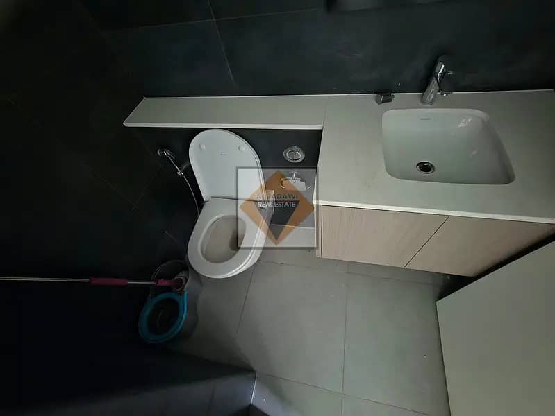 14 869311716-800x600. webp