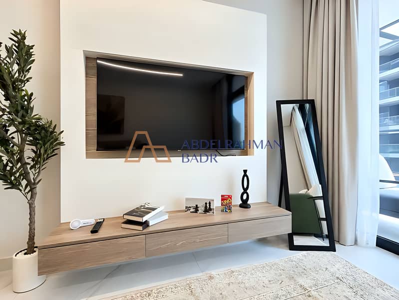 7 04-tv-wall. jpg