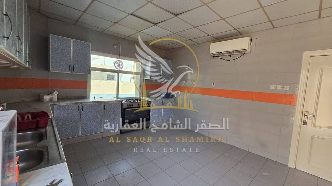 37 fyla-for-rent-5-bedroom-shrqan-alsharqa-property-13. jpg