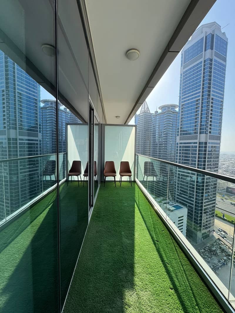 5 Paramount Balcony. jpg