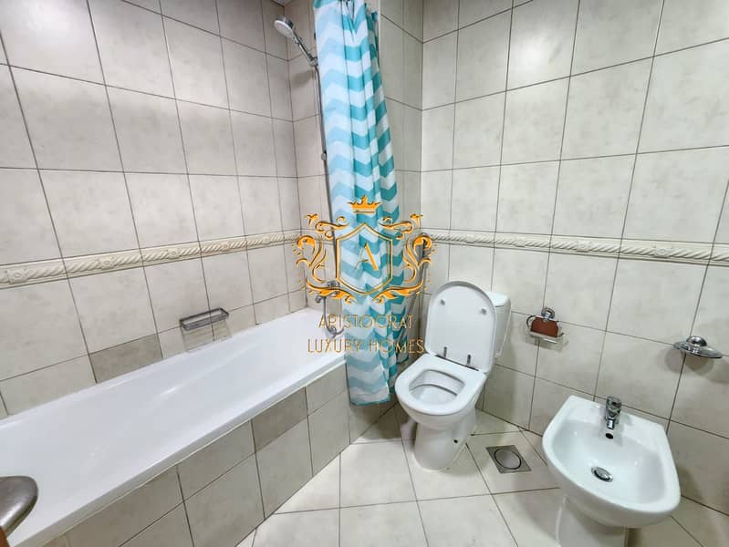 14 Bathroom 02. jpeg
