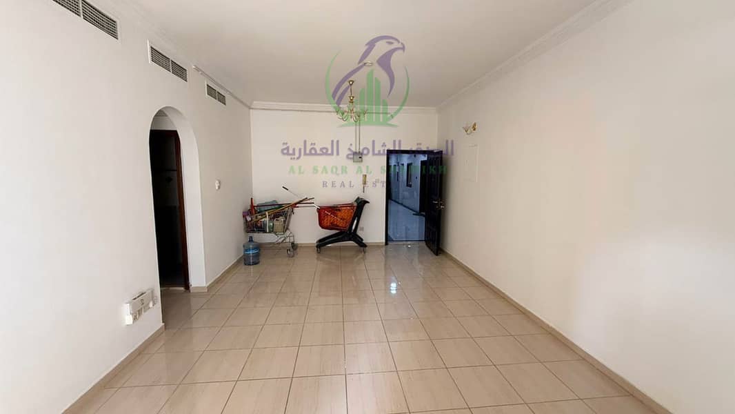13 apartment-for-rent-2-bedroom-altaawn-alsharqh-living-room-10. jpg