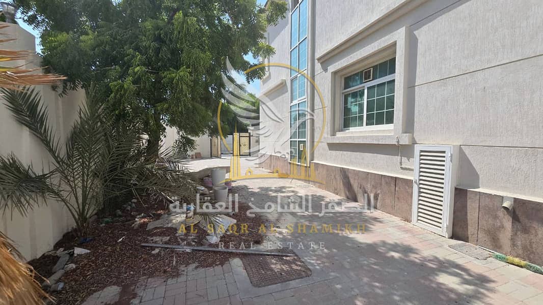 4 fyla-for-rent-5-bedroom-shrqan-alsharqa-property-05. jpg
