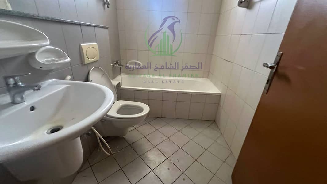 12 apartment-for-rent-3-bedroom-almmzr-alsharqh-bathroom-07. jpg