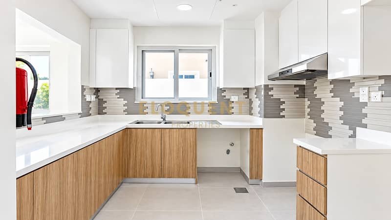 5 Bright Modern Wood-and-White Kitchen. png