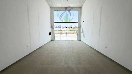 Shop for Rent in Al Sajaa, Sharjah - apartment-for-rent-alsjaa-alsharqa-property-07. jpg Shop for Rent in Al Sajaa, Sharjah - apartment-for-rent-alsjaa-alsharqa-property-07. jpg
