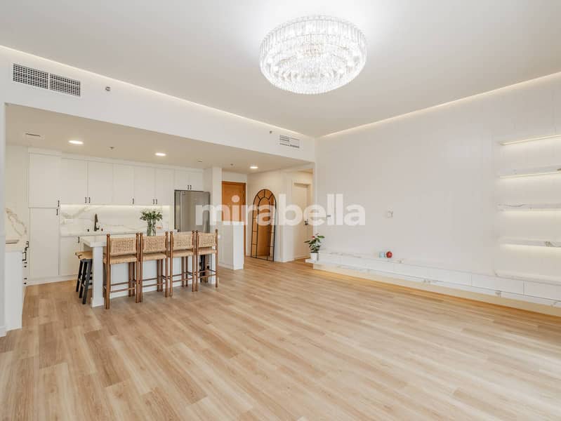Open Plan | Renovated | Community View Open Plan | Renovated | Community View