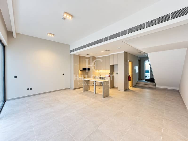 16 Modern Open-Plan Interior with Kitchen Island. png
