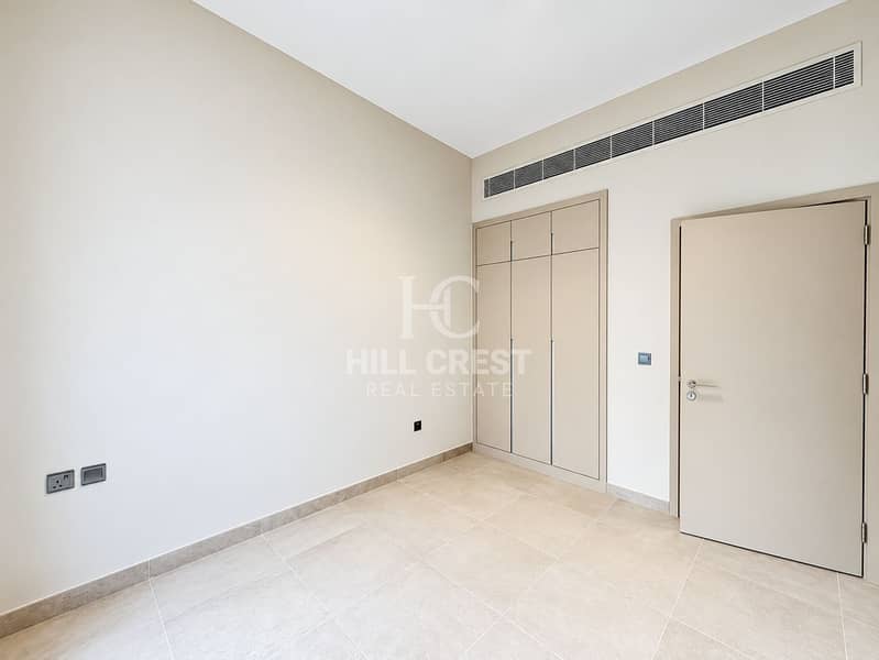 42 Minimalist Neutral Room Interior. png