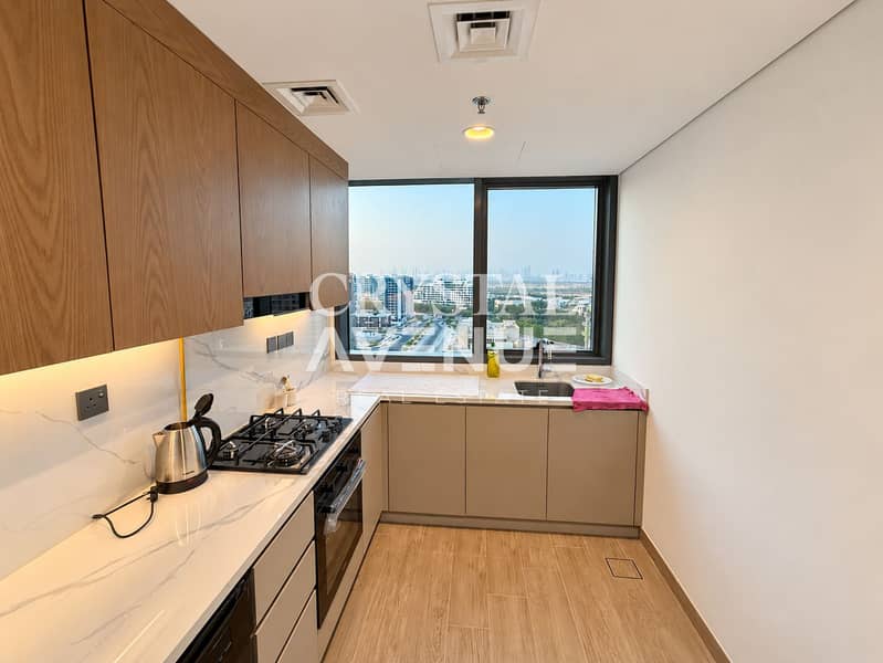 7 Brightened apartment interior with exterior views-3. png