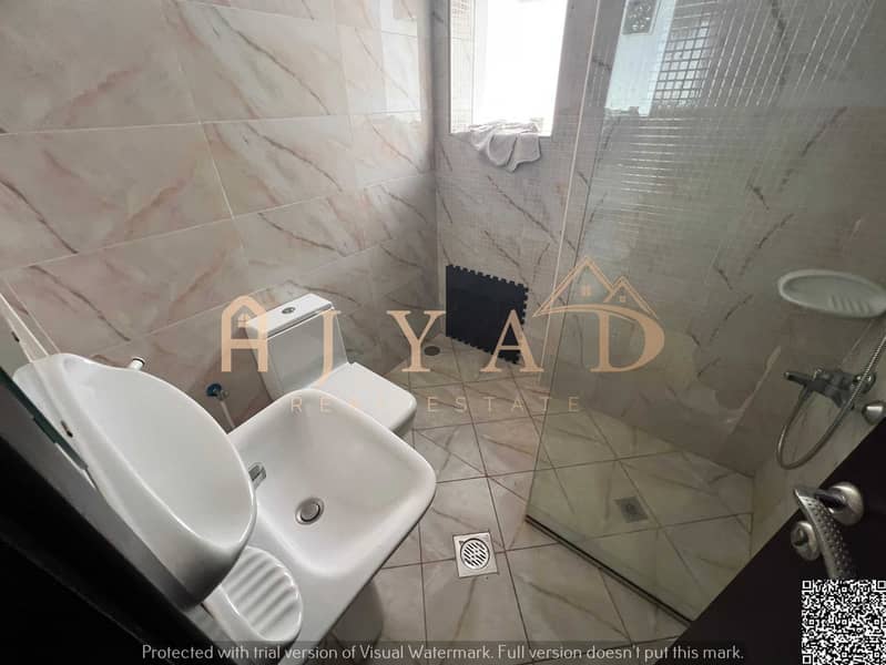 10 8989bd87-5bb0-4bce-bf8a-211501e823db. jpg