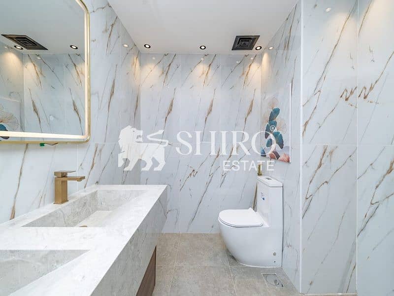 27 Bathroom 002. jpeg