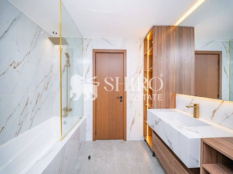 28 Bathroom 003. jpeg