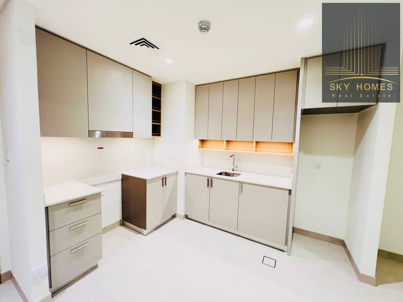 2 4d3ba9d8-a012-4ea8-b297-4fbccf92a3d5. jpg