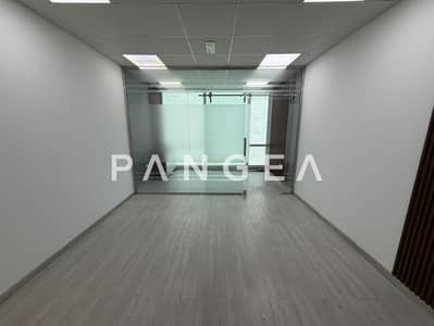 Office for Rent in Business Bay, Dubai - Partition | 1 parking | Flexible Cheques Office for Rent in Business Bay, Dubai - Partition | 1 parking | Flexible Cheques