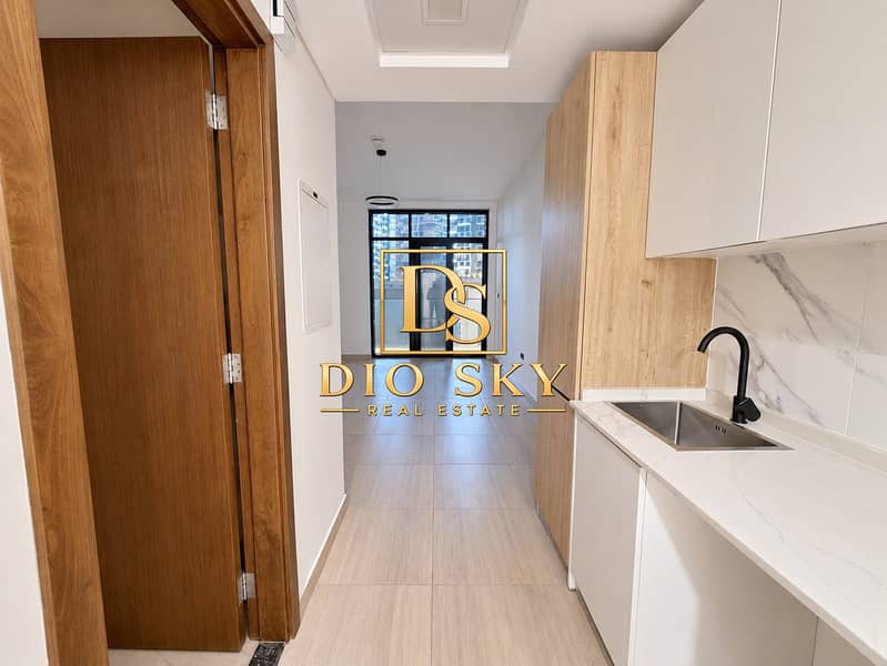 4 Image 4