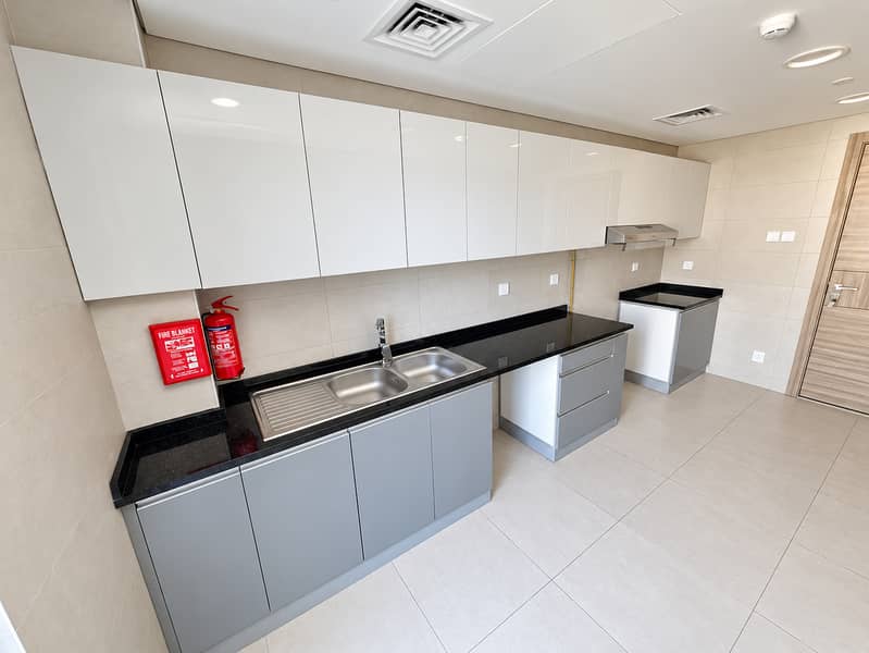 4 Bright, polished rental property interior-7. png