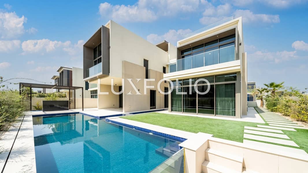 Large Pool | Vacant | End of Row Large Pool | Vacant | End of Row