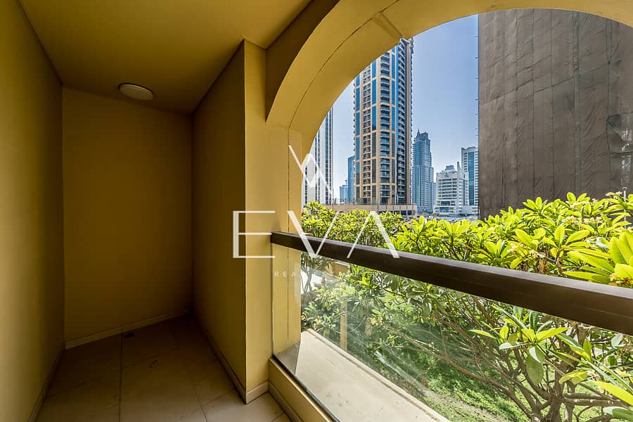 23 MJG00100-HDR