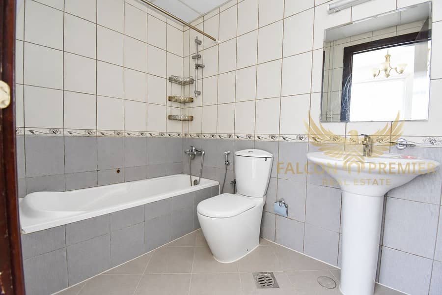 13 Bright Apartment Interior with Bathroom-4. png