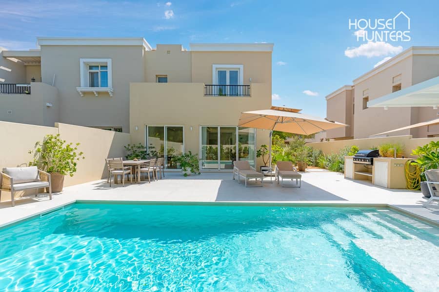 Renovated 4BR |Corner Unit| Pool and Park Backing Renovated 4BR |Corner Unit| Pool and Park Backing