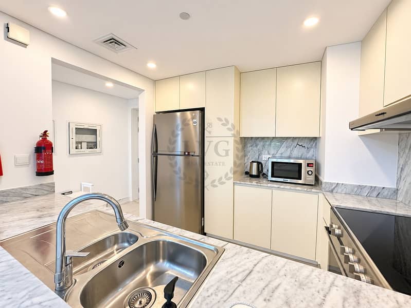 4 Crisp Modern Cream Kitchen Interior. png