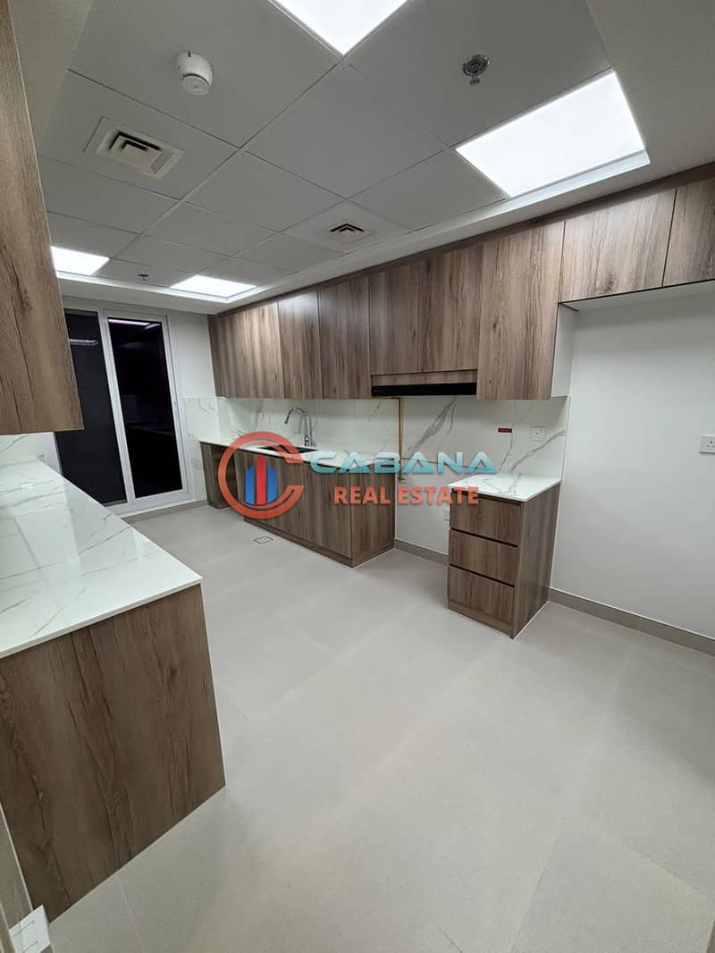 12 Kitchen2. jpeg