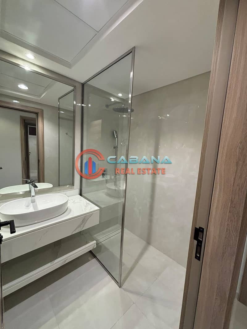 14 Washroom2. jpeg