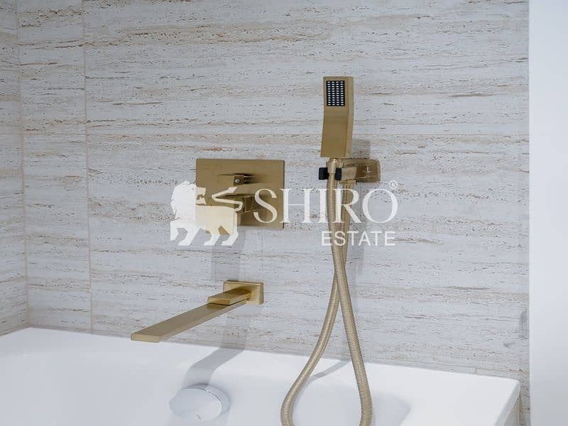 28 Bathroom 006. jpeg