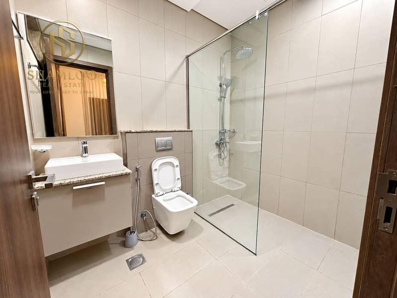 12 Modern Neutral Bathroom Interior. png
