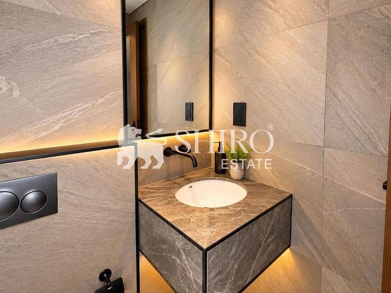 16 Bathroom 003. jpeg