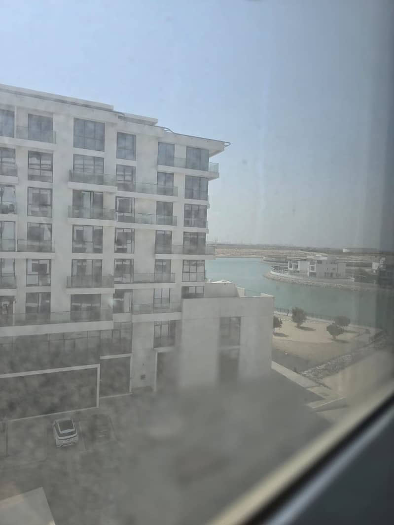 9 2f28348c-9f70-4c03-9f47-c11c5d14bca9. jpeg
