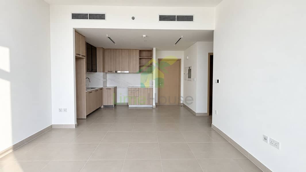 3 property-living-room-wide-03. jpg