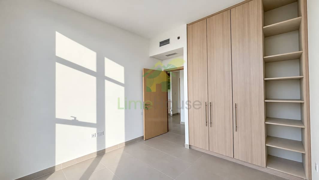 9 property-bedroom-wardrobes-angle-09. jpg