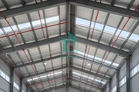Warehouse de à à louer à Al Quoz, Dubai - Warehouse Roof Beams and Skylights-5. png Warehouse de à à louer à Al Quoz, Dubai - Warehouse Roof Beams and Skylights-5. png